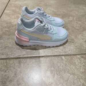 Puma pastel shoes girls 9c. Used once